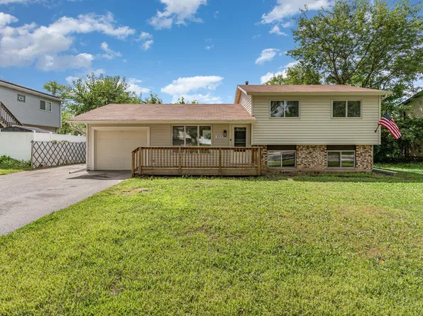 353 Rockhurst Rd, Bolingbrook, IL 60440