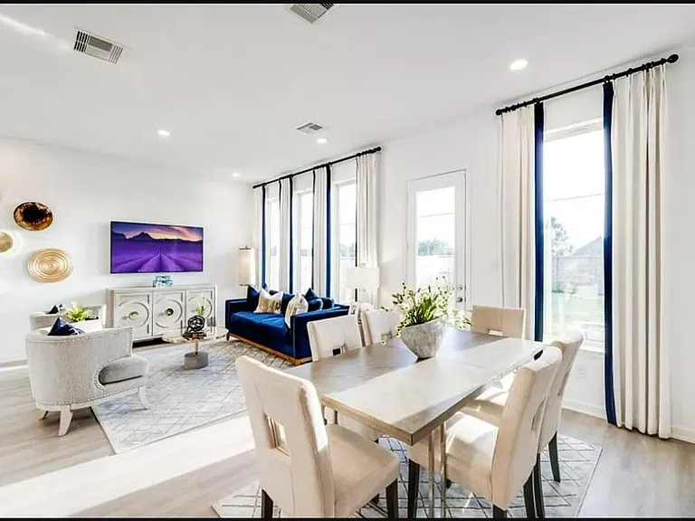 4135 Balboa Dr — Photo 3