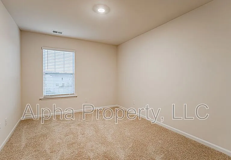 1210 Murdock Cir — Photo 11