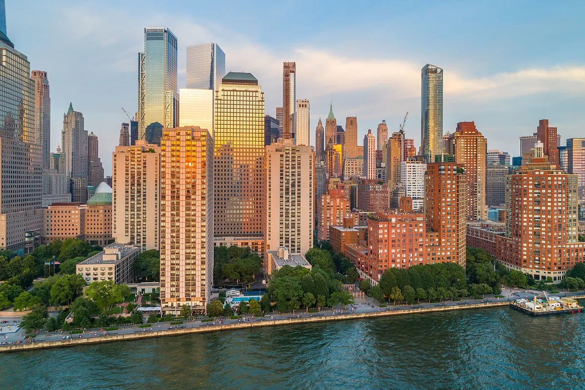 Waterfront apartments in Downtown Manhattan - Gateway