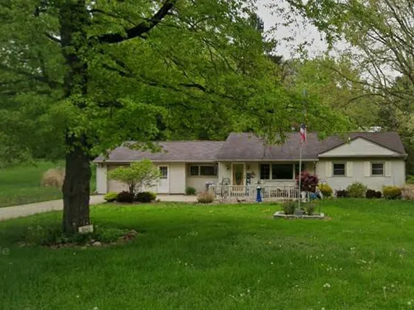 8585 Davis St, Garrettsville, OH 44231