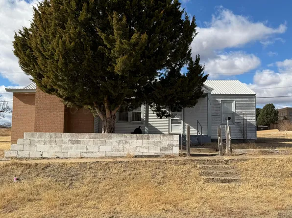 600 Greenough Ave, Stinnett, TX 79083