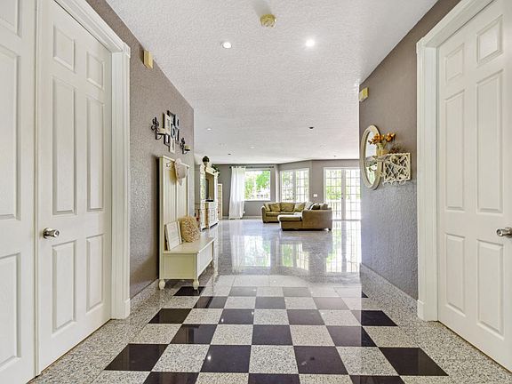2nd image of 3201 SW Holly Ln