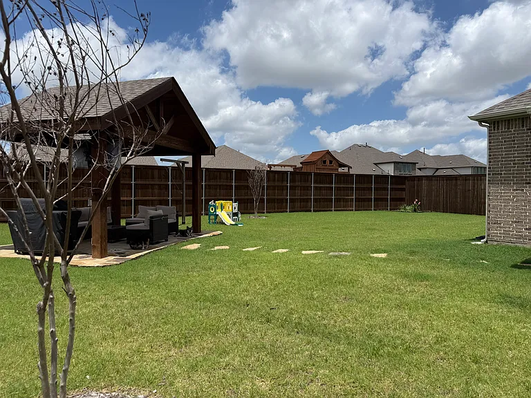 1072 Tara Ct — Photo 39
