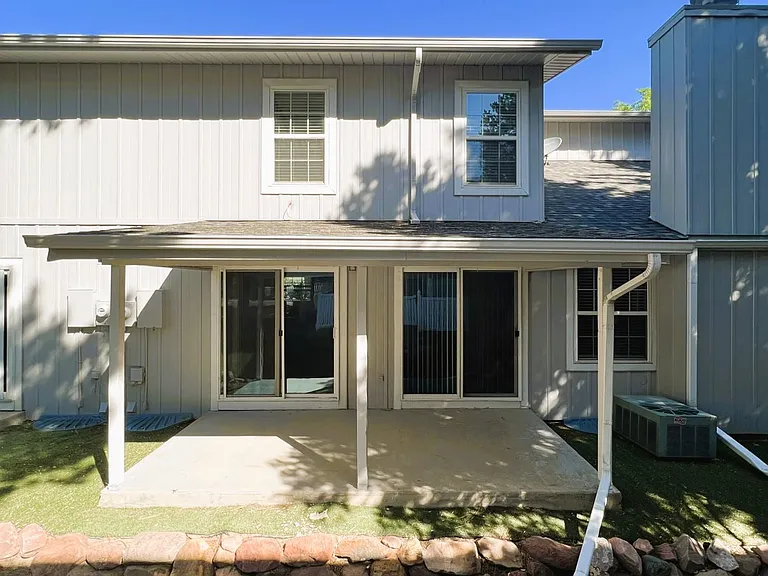 2826 S Wheeling Way — Photo 3