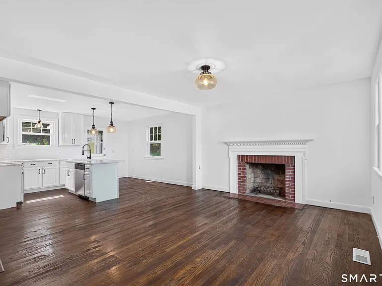 11 Stratfield Pl — Photo 9
