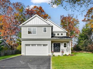 49 Wellington Rd, Livingston, NJ 07039