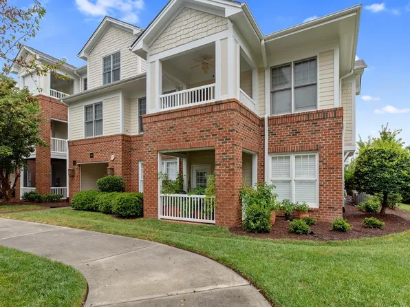 627 Waterford Lake Dr, Cary, NC 27519