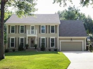 8345 Greenwood Cir, Lenexa, KS 66215