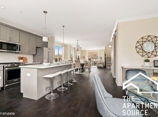 664 Elm St #TOWNHOUSE, Deerfield, IL 60015