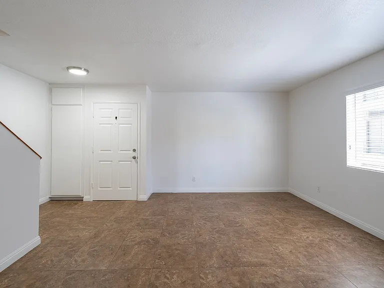 1611 S Bundy Dr — Photo 4