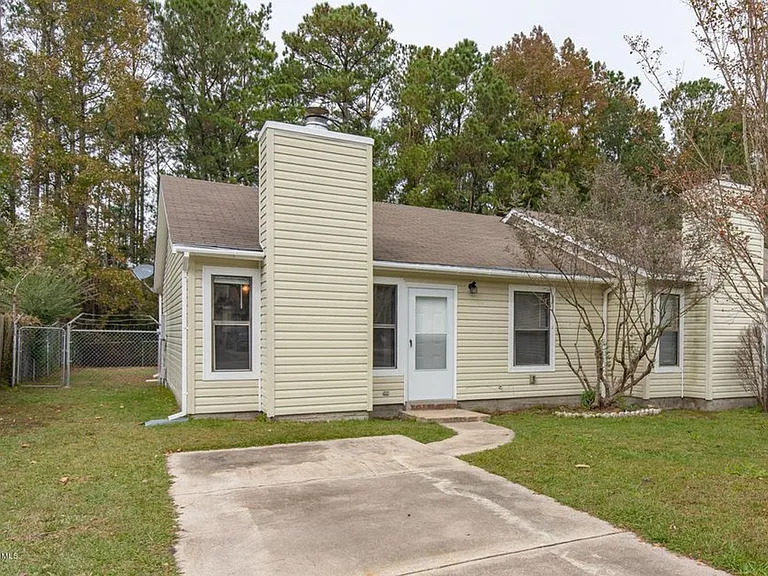 1041 Spring Villa Dr — Photo 2