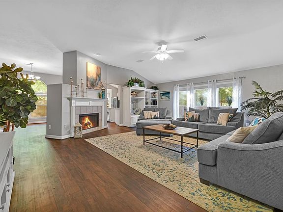 2nd image of 20823 Great Laurel Ct