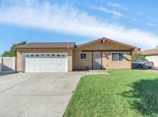 668 E Bonnie View Dr, Rialto, CA 92376