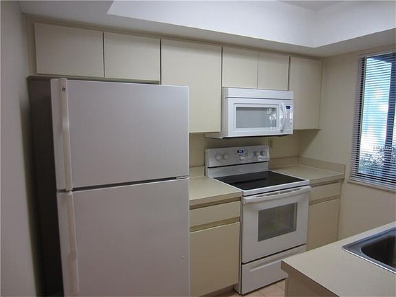 3rd image of 9039 Pebble Creek Dr