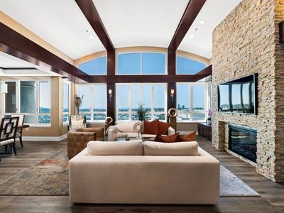 3890 Nobel Dr Unit 2102, San Diego, CA, 92122