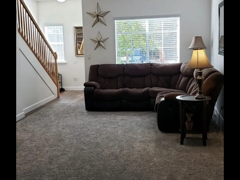 525 Barretta St — Photo 1