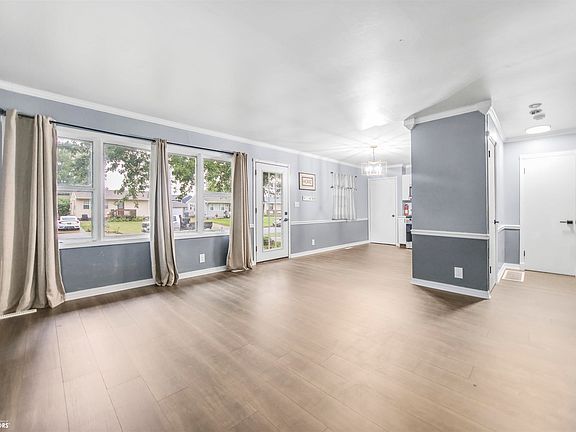 3rd image of 202 Sharon Ave
