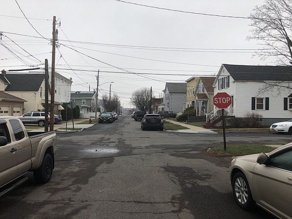 4th image of 67 Pine St
