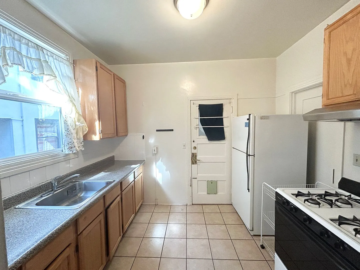 2718 College Ave. — Photo 3