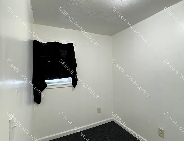 5485 Detroit St — Photo 8