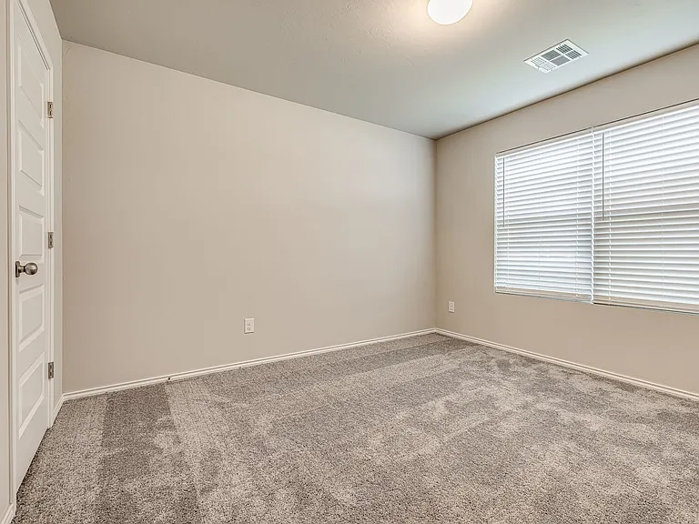 629 W Lola Dr — Photo 15