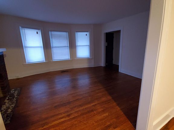 3rd image of 206 Hall Ave