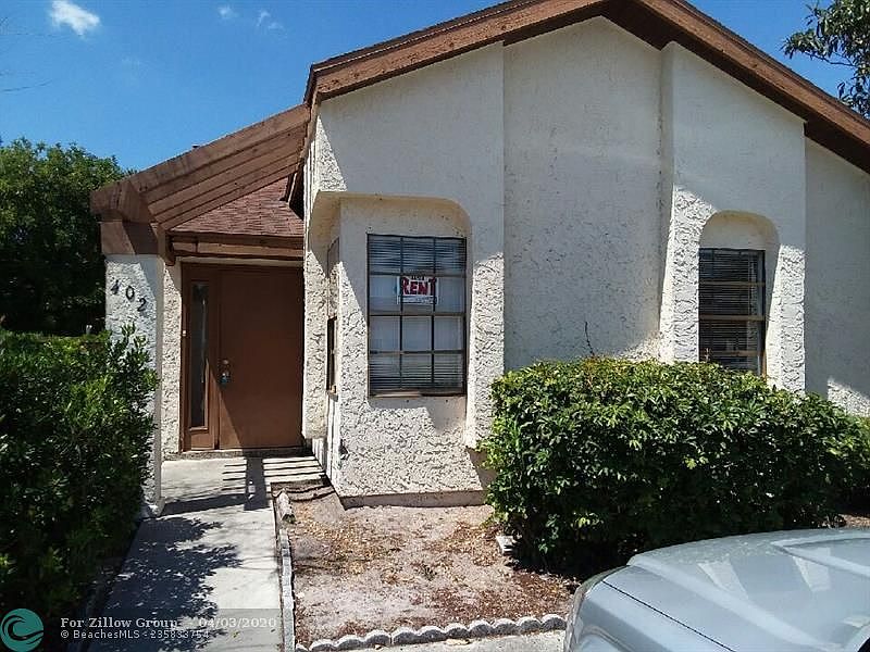 1st image of 402 SW Godels St