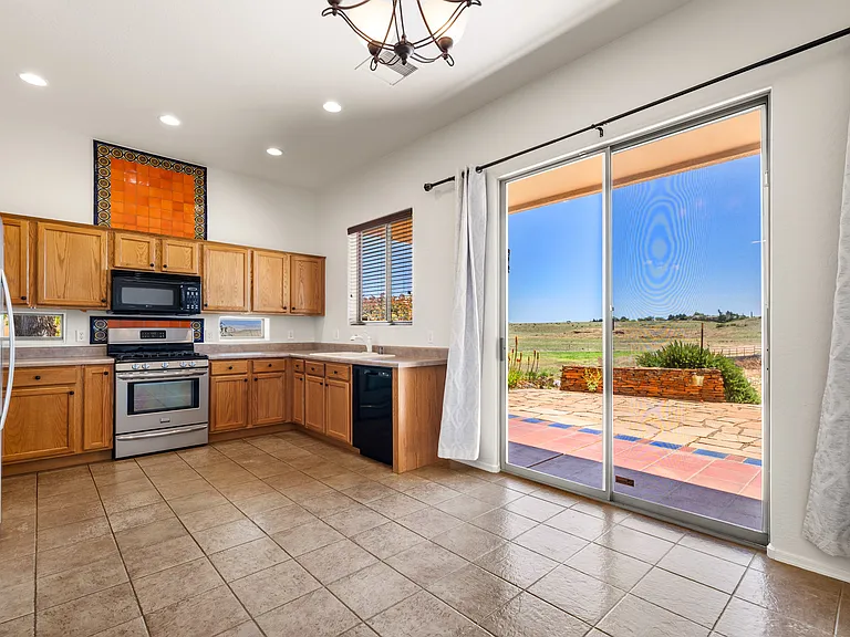 6913 E Voltaire Dr — Photo 4