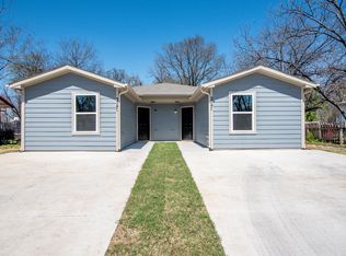217 E 12th St #B, Bonham, TX 75418