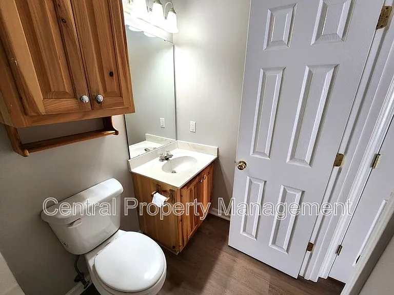 303 Rexford Dr — Photo 12