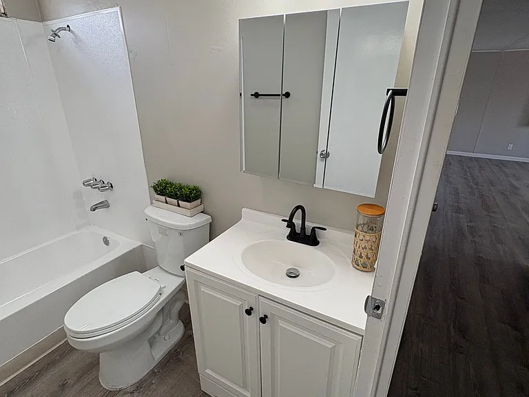 108TB- Guest Bathroom