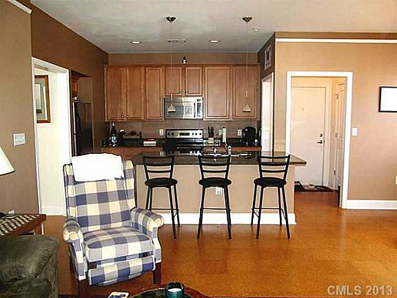 4th image of 546 Oakland Ave #20