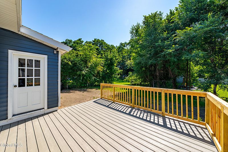 4th image of 72 Cordell Road