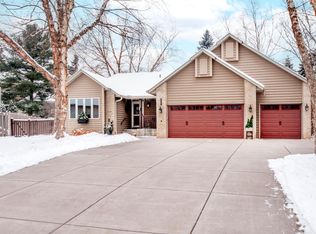 129 Hemlock Pl, Vadnais Heights, MN 55127