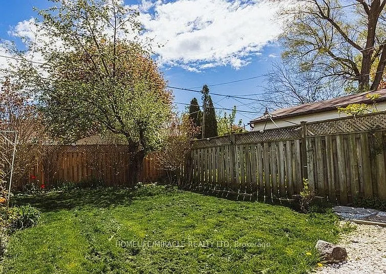 397 Pharmacy Ave — Photo 19