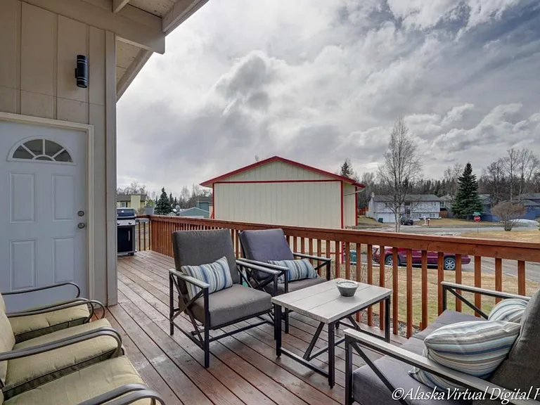 9451 Strathmore Dr — Photo 17