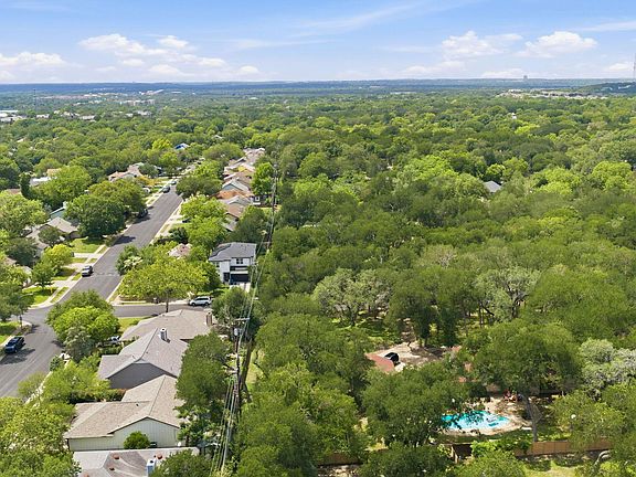 5th image of 9505 Woodshire Dr