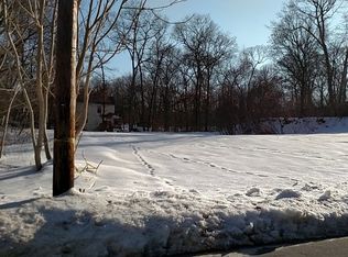 110 Cedar Ln, Medford, NY 11763