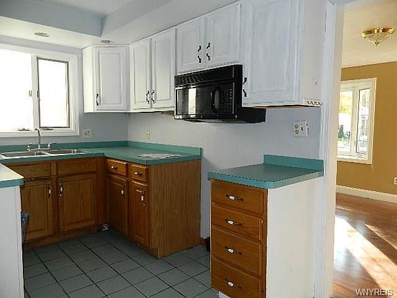 3rd image of 71 Oehman Blvd