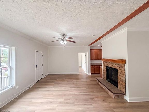 3rd image of 7142 Ellison Rd
