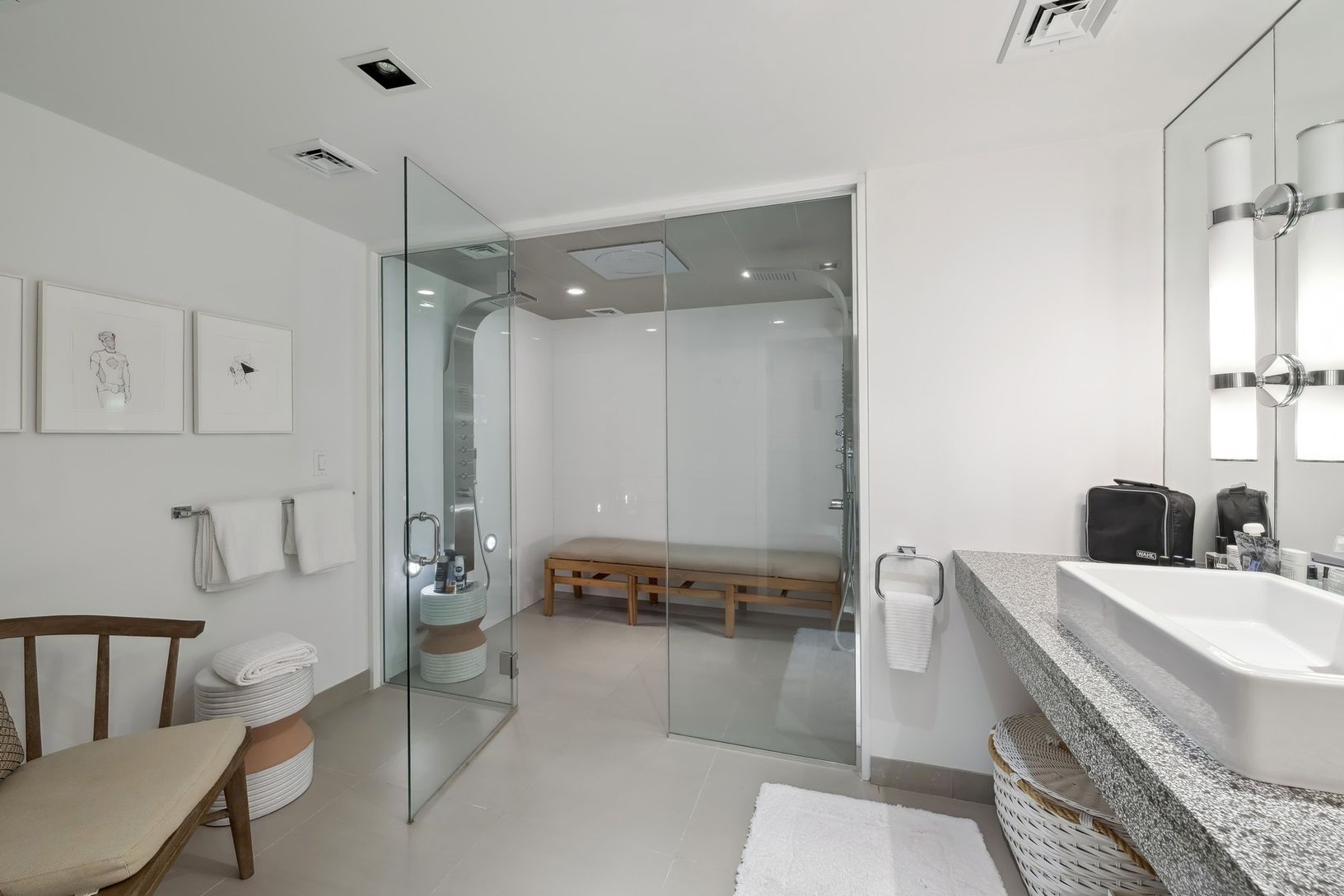  Steam Shower/ Spa Bathroom