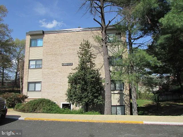 6310 Hil Mar Dr #9-11 — Photo 3
