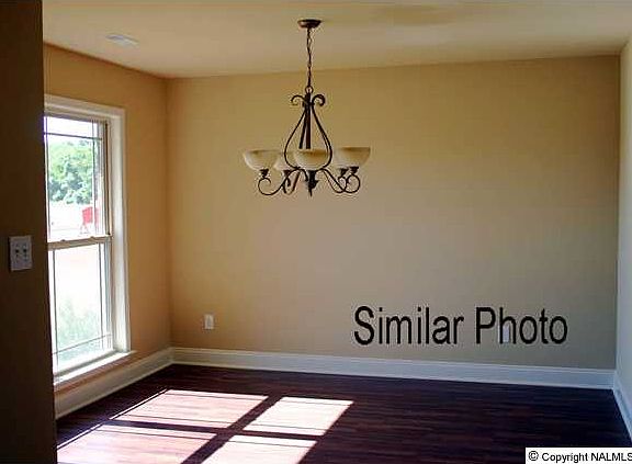 5th image of 401 Mossyleaf Dr