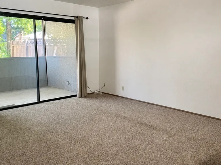 204 King Hiram Ln #201 — Photo 14