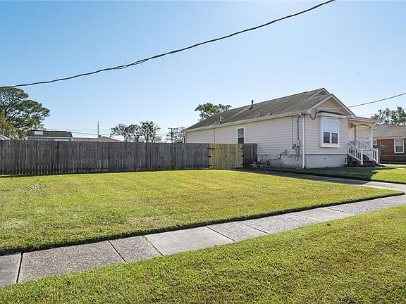 2nd image of 3029 Lloyds Ave