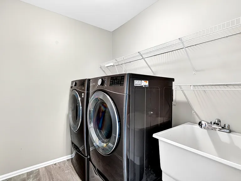 554 Adirondack Ct — Photo 7