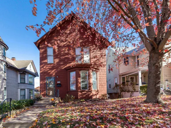 1156 Center Pl, Dubuque, IA 52001