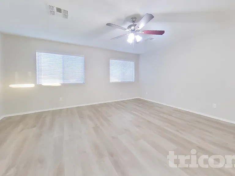 15204 N El Frio Ct — Photo 20