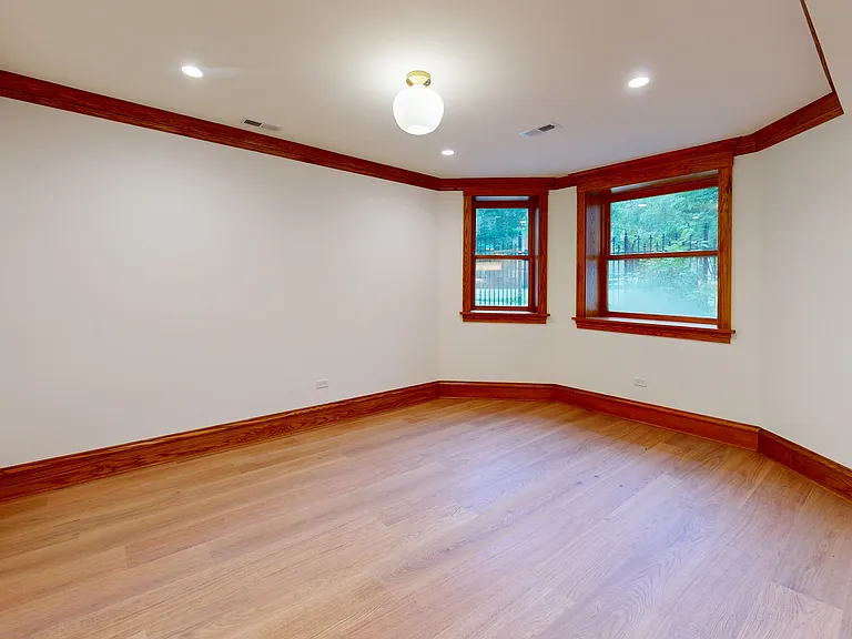 1233 N Hoyne Ave #G — Photo 6